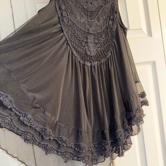 Altar'd State Womens Lace Tank Top Size S ‎ Black Flowy - Picture 2 of 6